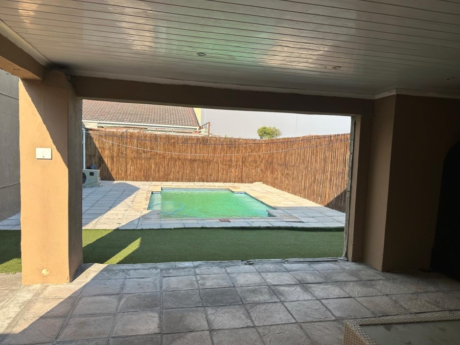 3 Bedroom Property for Sale in Portlands Western Cape